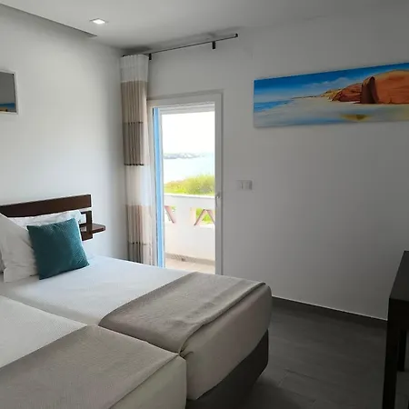 4 Surf Ii Bed & Breakfast Baleal