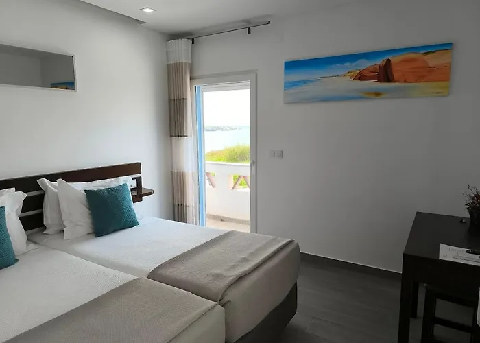 4 Surf Ii Bed & Breakfast Baleal